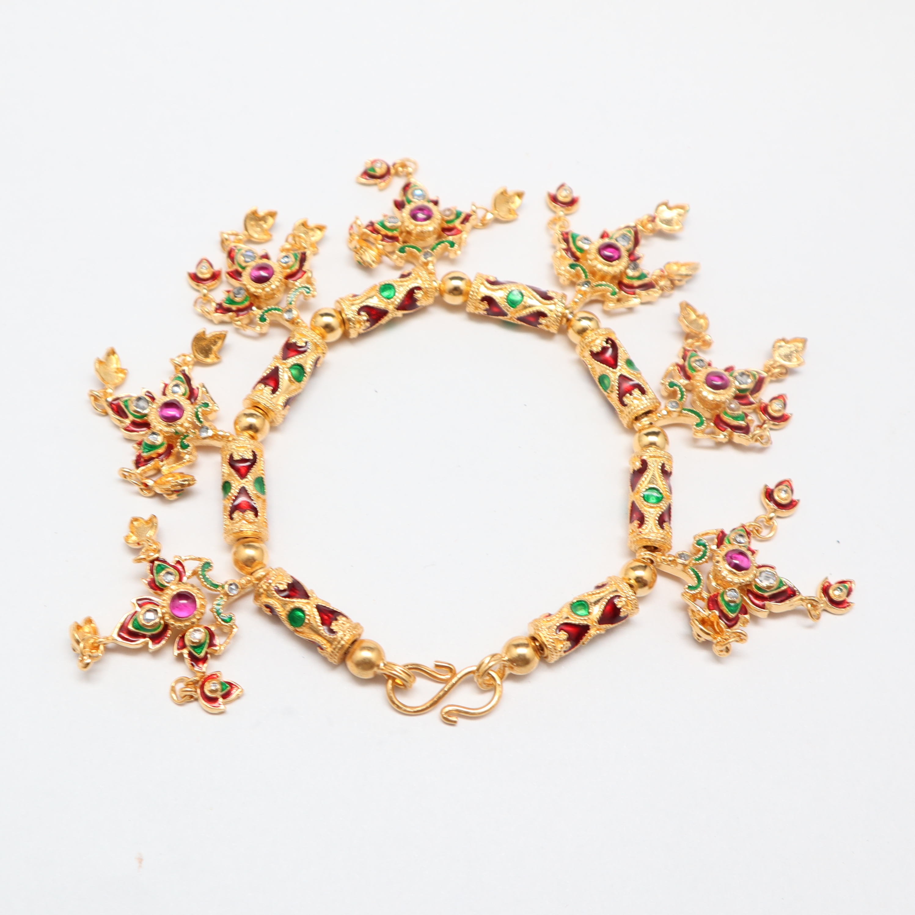 SI296 ชุดสังวาลย์พร้อมสร้อยข้อมือ สร้อยคอ ต่างหู ตัวเรือนเงินแท้ลงยา ประดับแก้ว สร้อยคอหนัก 62.2 กรัม สร้อยข้อมือ 2 เส้นหนัก 90.2 กรัม ยาว 17.5 ซม.