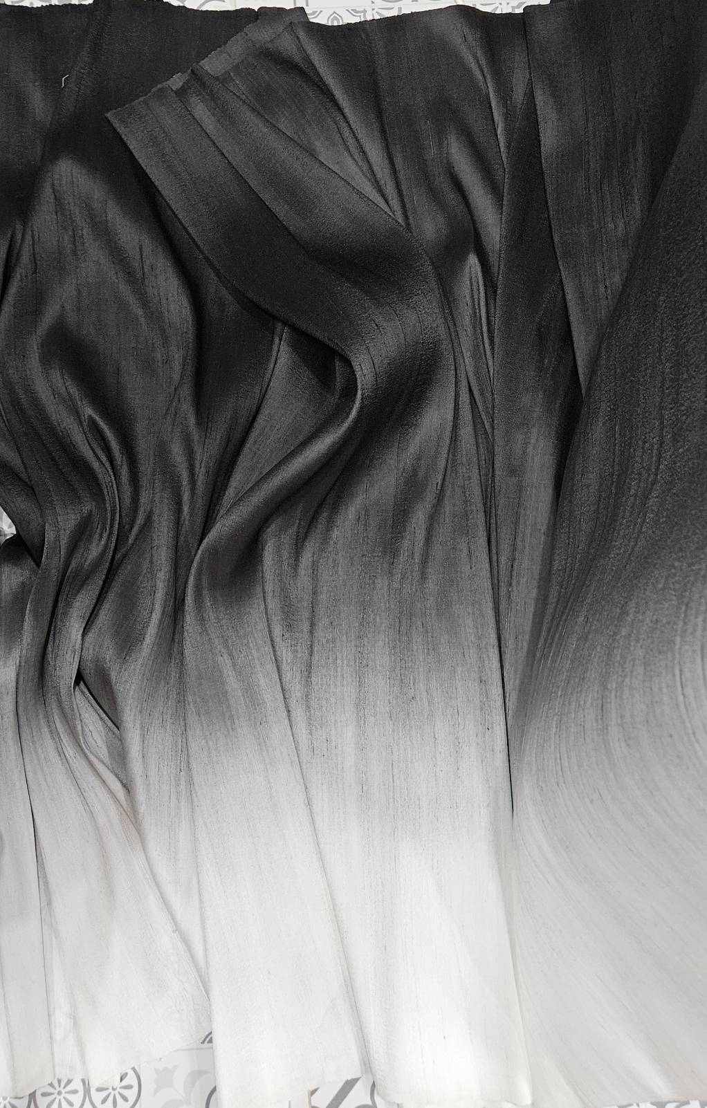 ผ้าไหมย้อมสไลด์สี ไหมบ้านทอมือ 2ตะกอ สีดำ-สีขาว เลือกขนาด รหัส BT-TT-1030682