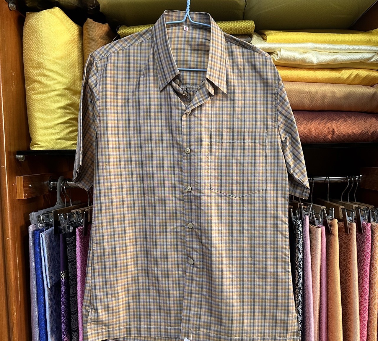 เสื้อสูทคอพระราชทาน แขนสั้น ผ้าไหมลายสก็อต ไหมแท้ Size M รหัส DK-AA-01166812