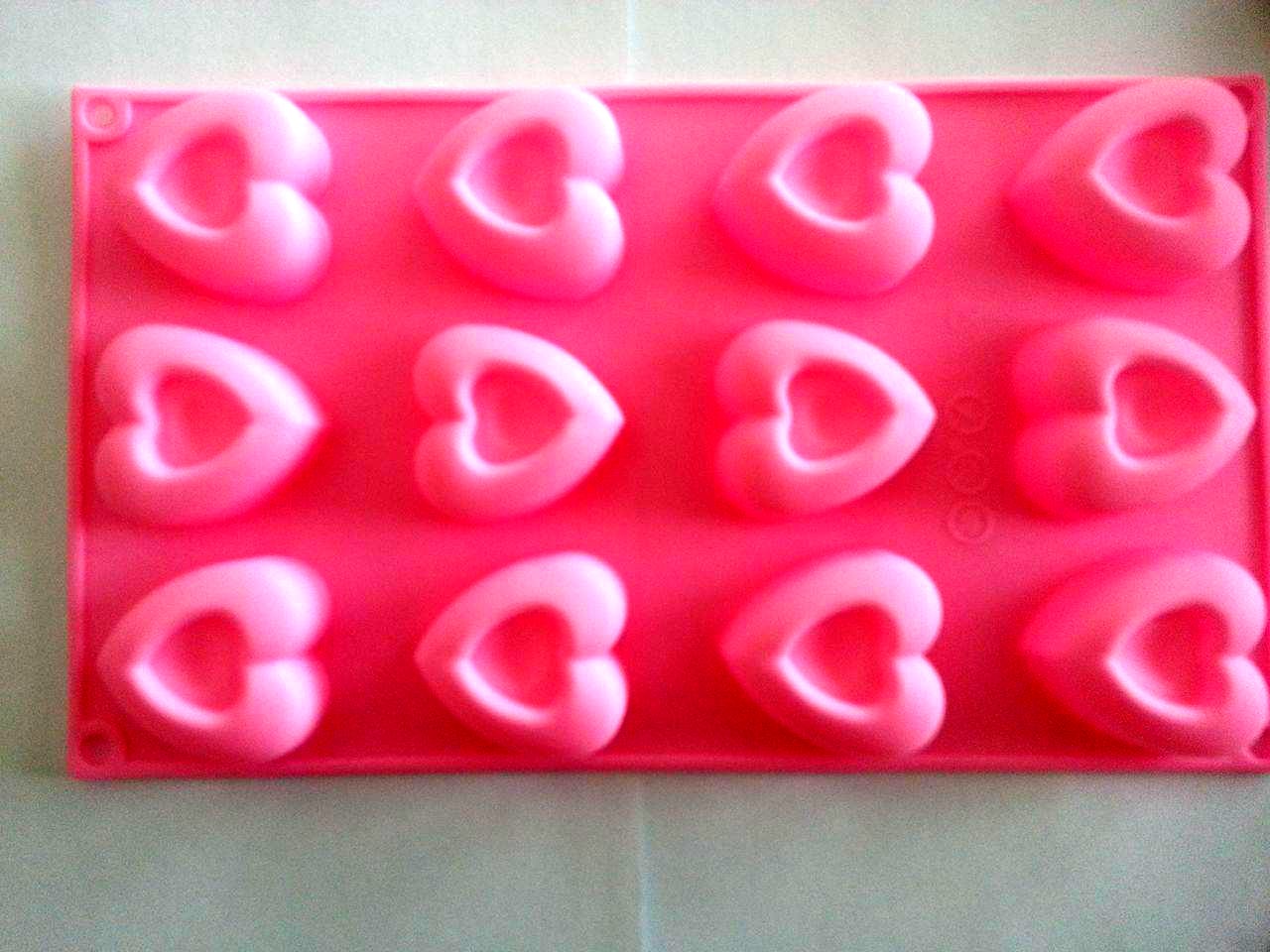 พิมพ์สบู่หัวใจนูนมิติ 15ช่อง 30-35 G .