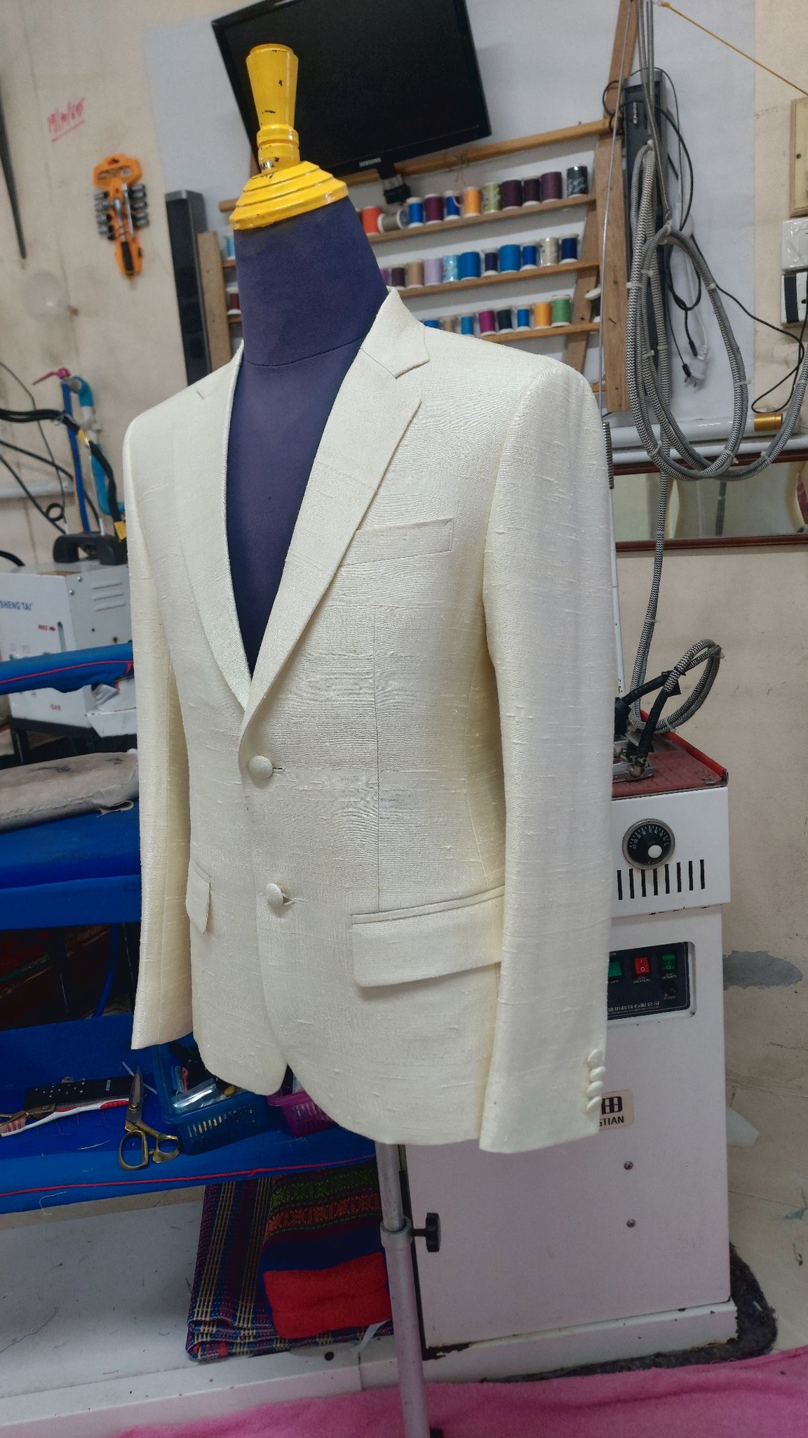 แบบตัด สูทสากลผ้าไหม (ไม่รวมผ้า) chobmai x ARW รหัส CUT-ARW-08306712