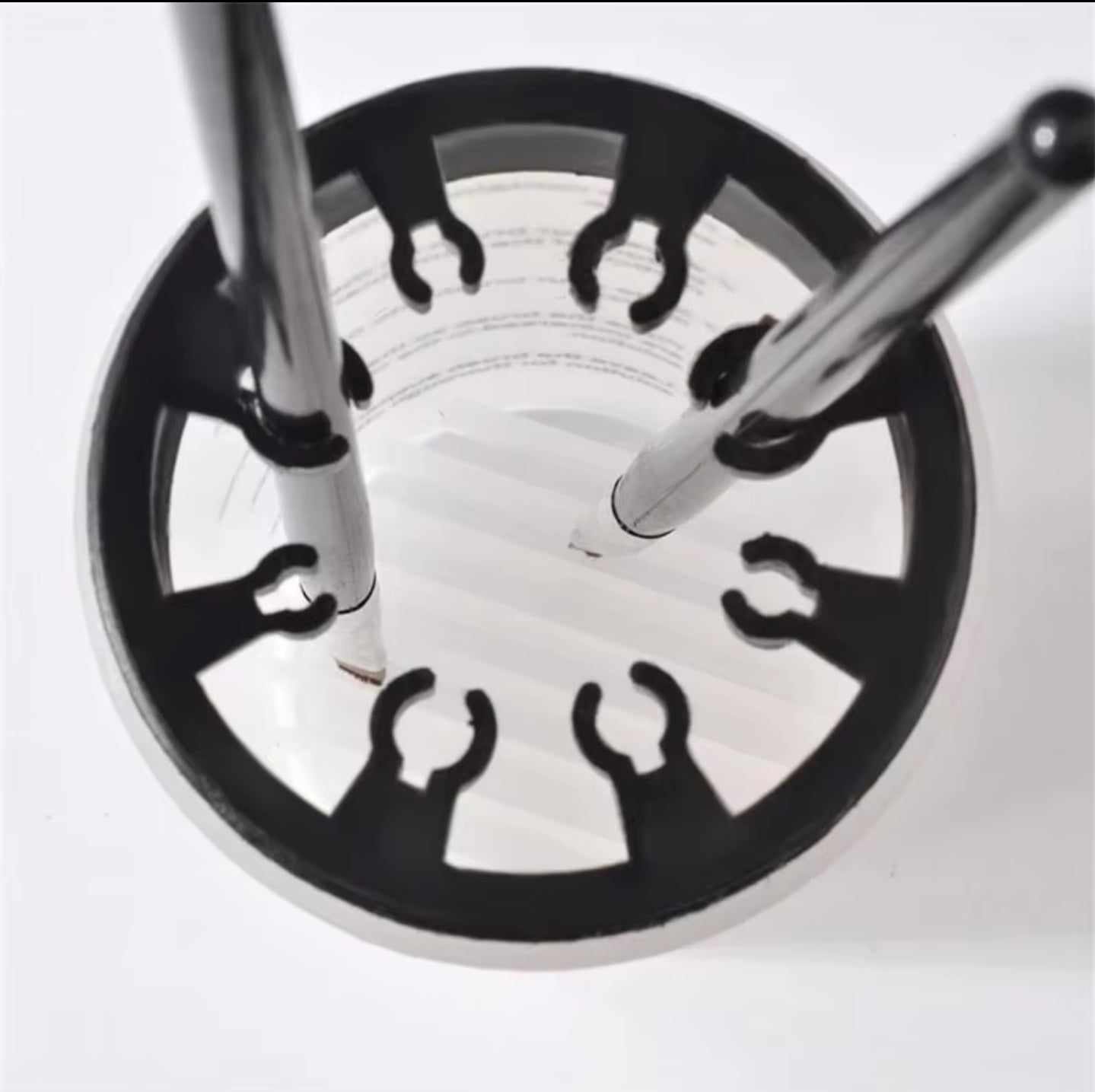 ถ้วยล้างพู่กัน แก้วสำหรับแช่พู่กัน มีตัวหนีบช่วยถนมขนพู่กัน