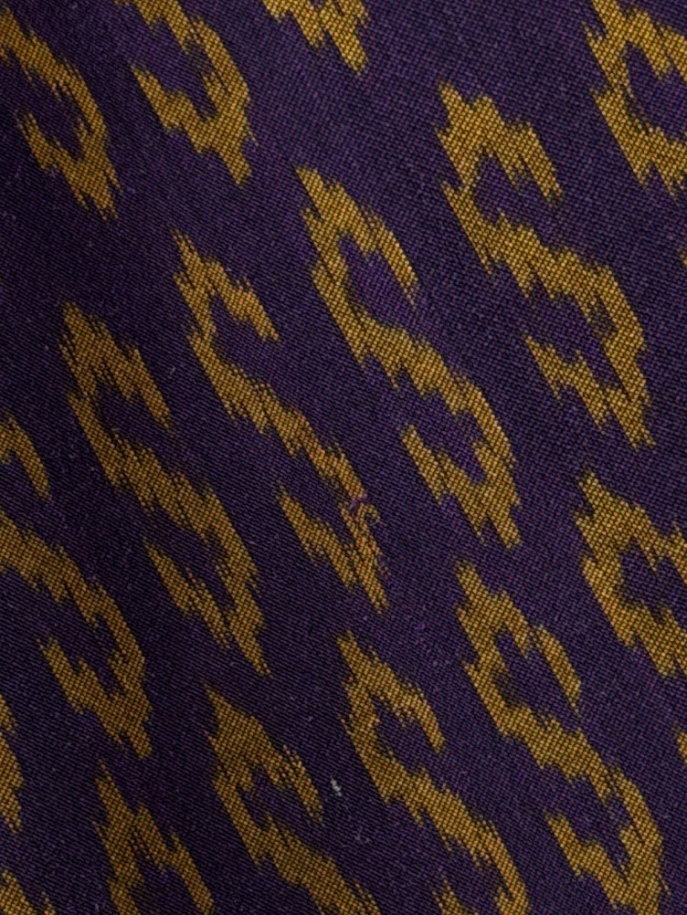 ซิ่น ผ้าไหมมัดหมี่ 3ตะกอ ขนาด 1x2 เมตร ลายขอพระราชทาน สีม่วง รหัส PCS-NY-11226818