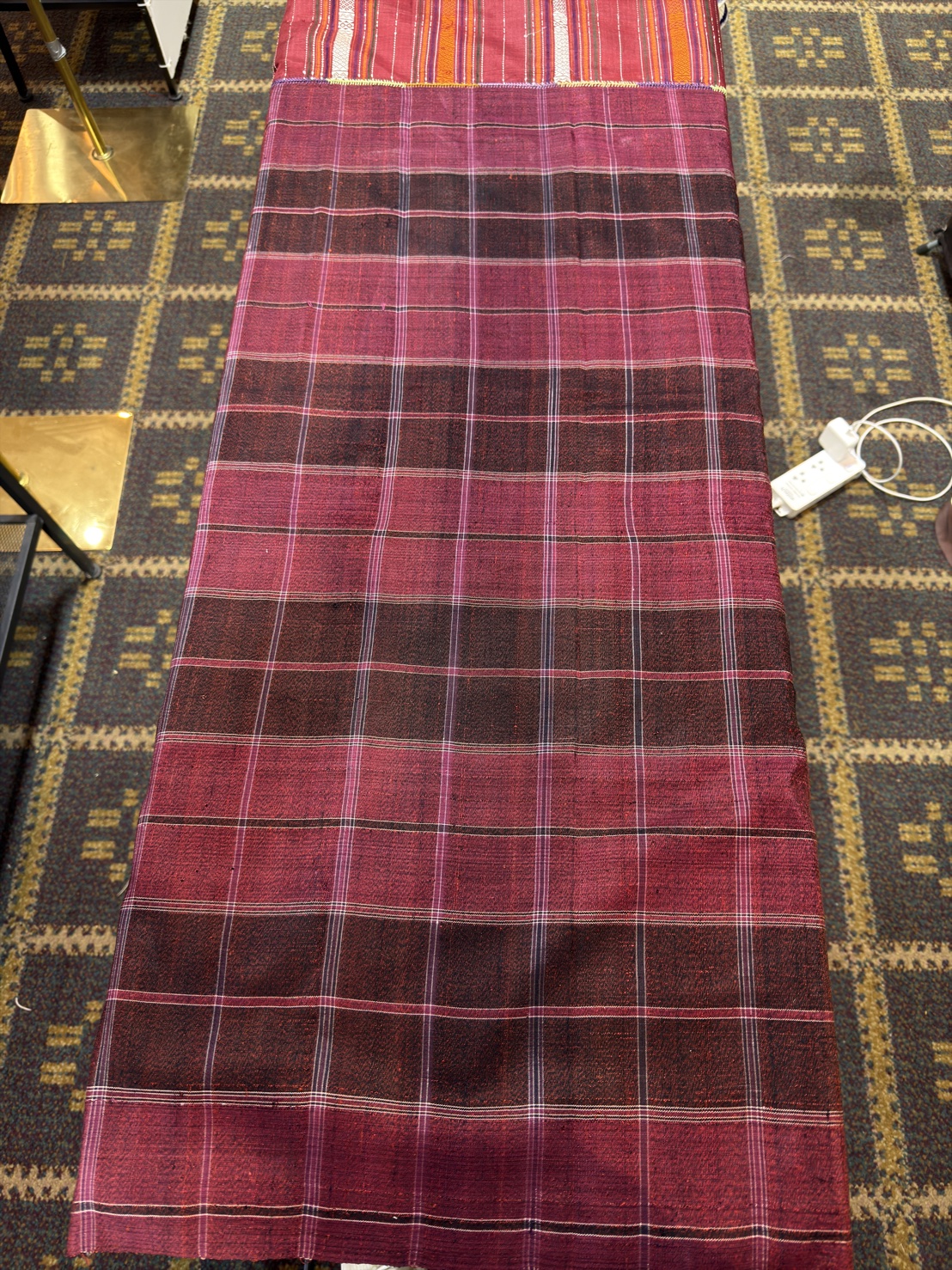 โสร่งโบราณ ขิดไหม ขนาด1x2เมตร สีแดง รหัส R4F-155-12468153