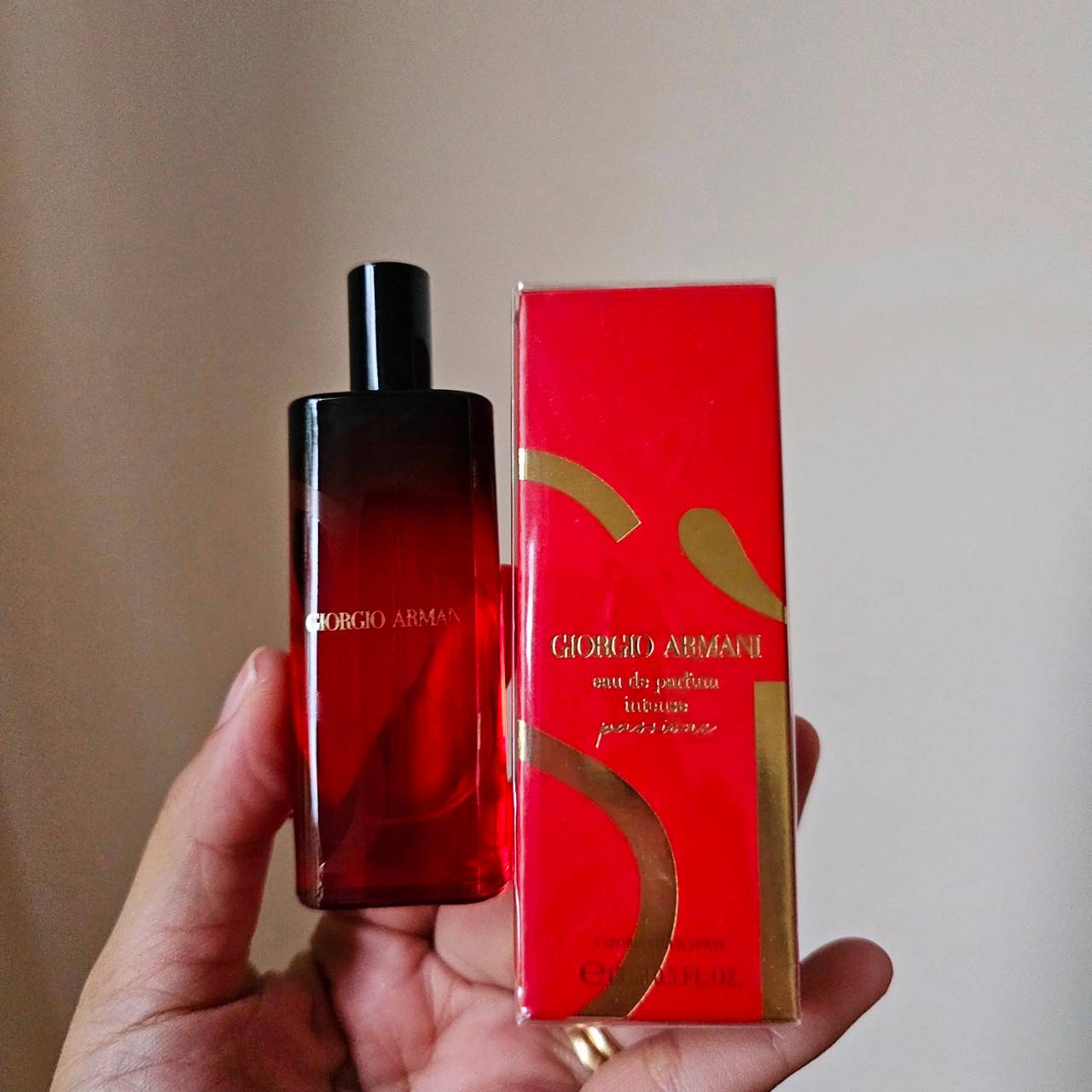 น้ำหอมจิ๋วมินิ Giorgio Armani Si Passione Intense 2024 -15ml แบบสเปรย์ ( Mini Perfume น้ำหอมขนาดพกพา) น้ำหอมจิ๋วมินิแบบทดลองแบบสเปรย์ พกพาก็สะดวกใช้ฉีดตามจุดชีพจร