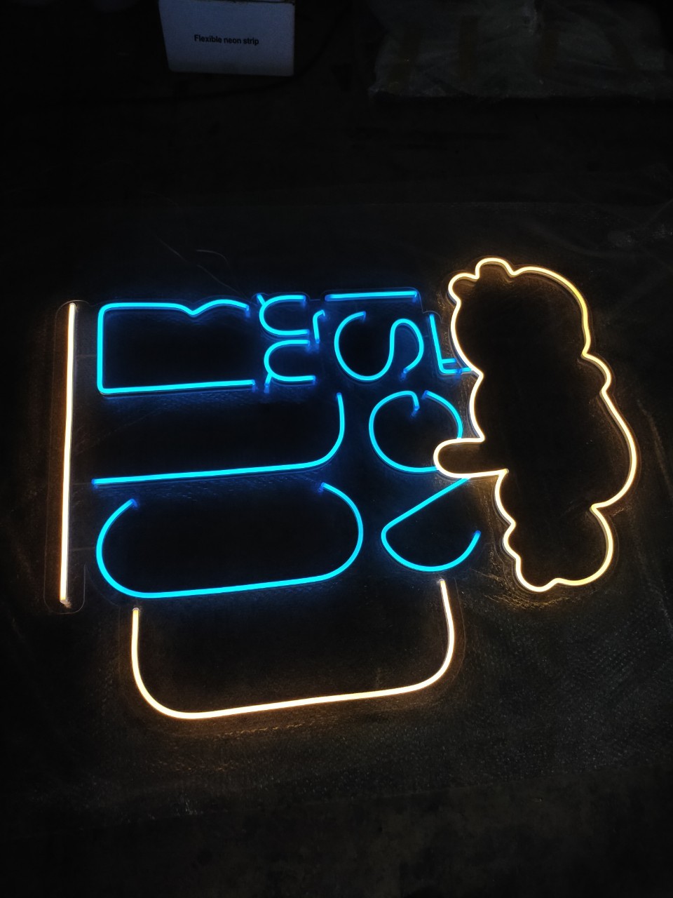 ไฟนีออน เฟค