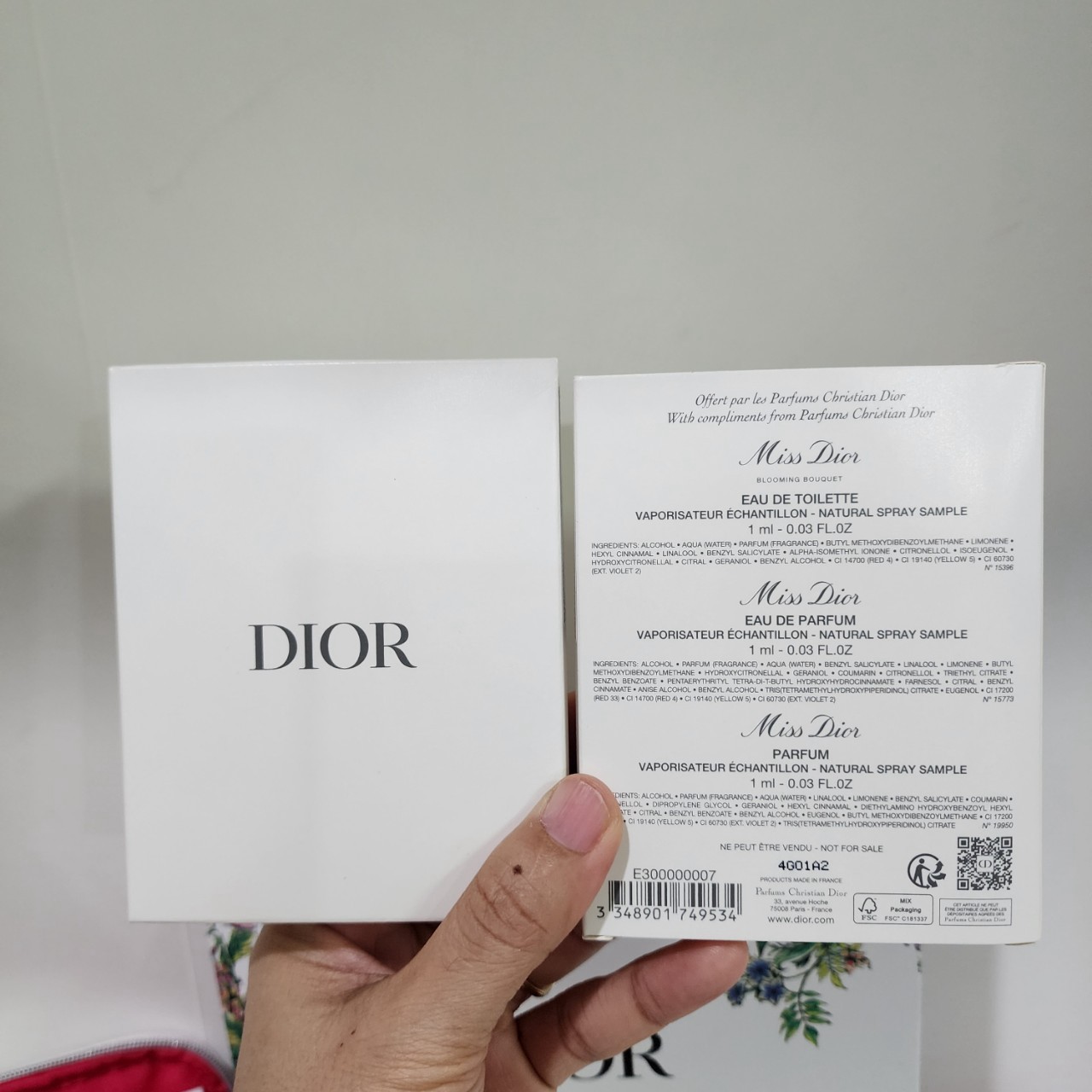น้ำหอมจิ๋วมินิ Dior SET Mini Miss Dior 6 ชิ้น น้ำหอมจิ๋วมินิ ขวดน่ารัก ตั้งโชว์ก็สวย พกพาก็สะดวก หัวแต้มตามจุดชีพจร