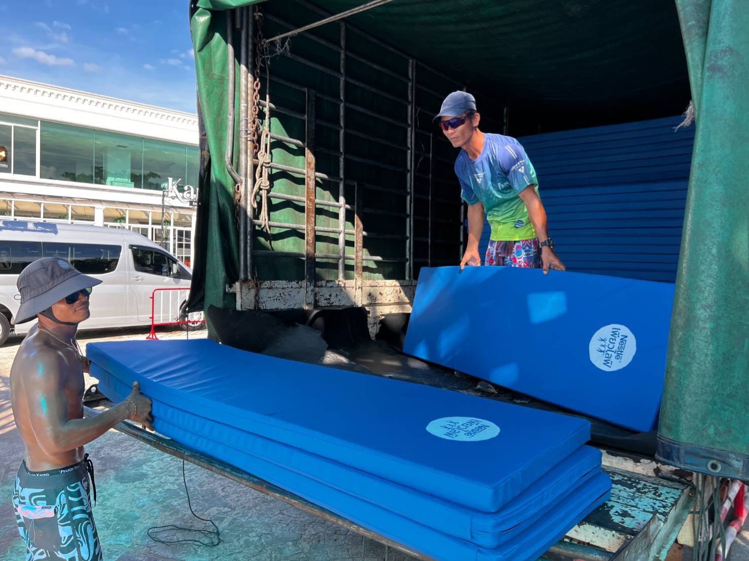 รับติดตั้งเบาะกันกระแทก บุผนัง1x2m