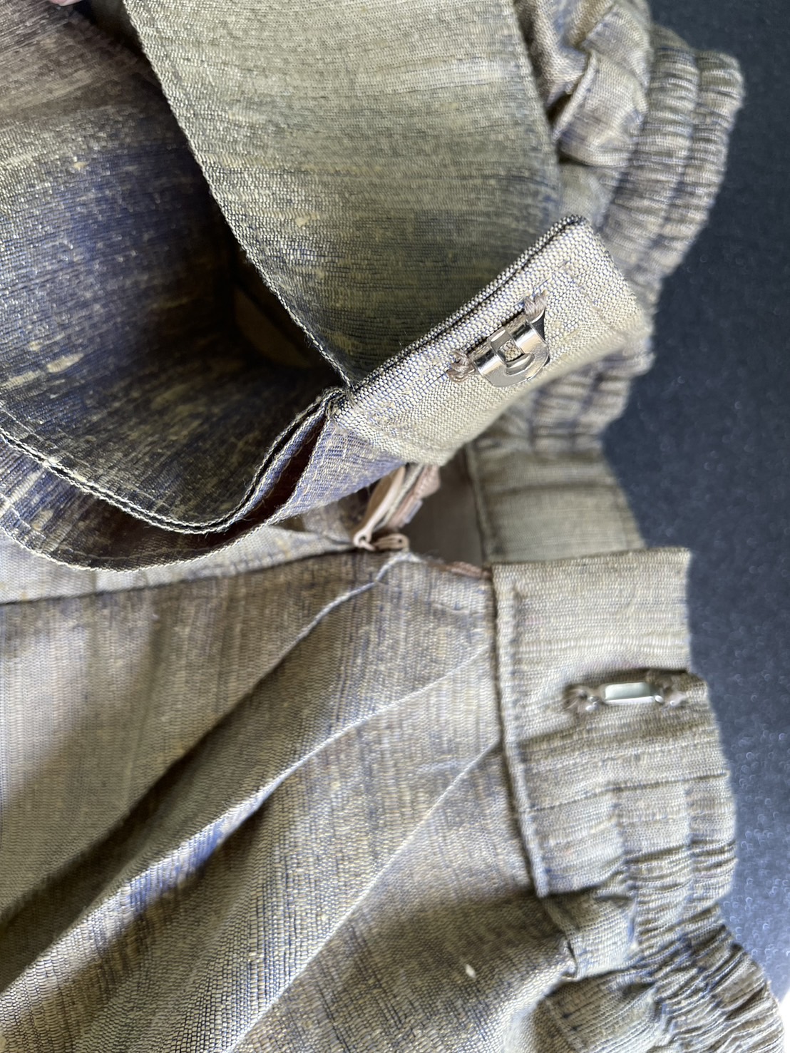 สั่งตัดเย็บ โจงกระเบน เอวยางยืด ติดตะขอ มีซิปซ่อนหลังทบหน้าผ้าโจง ทรงตามแบบ (ไม่รวมผ้า) รหัส CUT-JHN-0730671