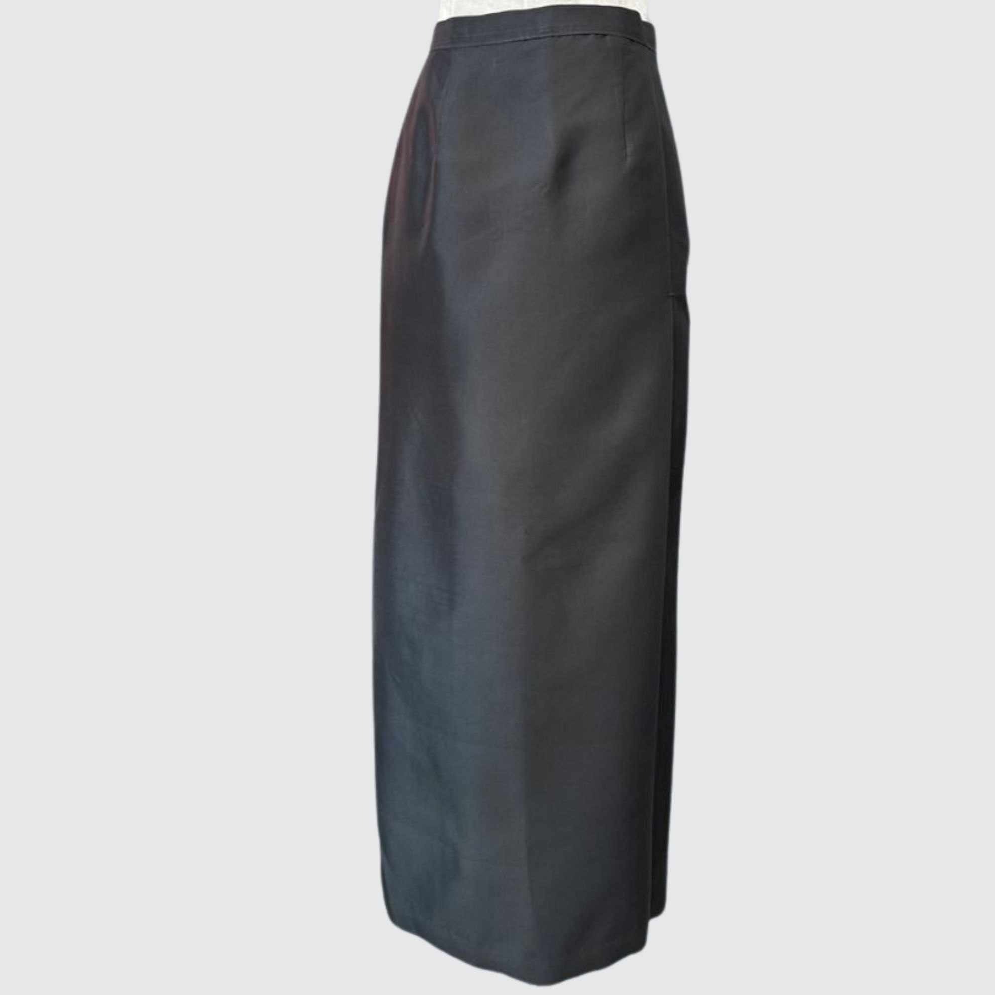 ชุดไทยจิตรลดาประยุกต์ เสื้อ+ผ้าถุงป้าย | ตัดเย็บตามรูปร่าง ผ้าไหมสีพื้น เนื้อเรียบ สีดำสนิท ไหมแท้ 100% | ส่งไซส์ได้