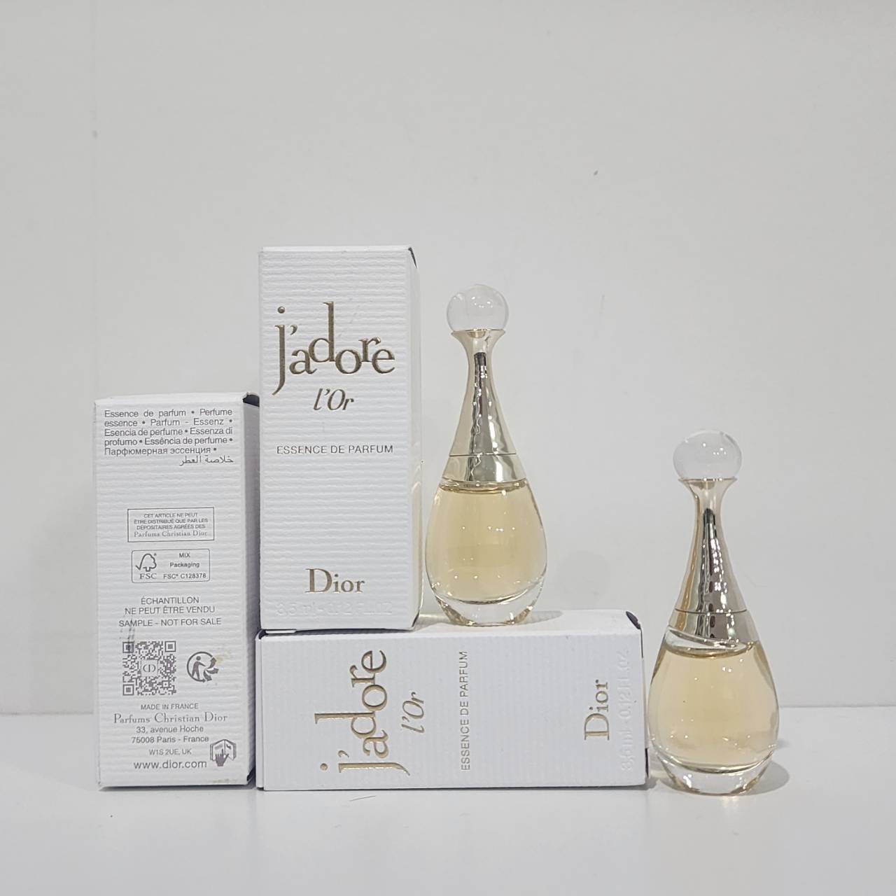 น้ำหอมจิ๋วมินิ Dior Jadore L'or Essence de Parfum 3.5mlแบบแต้มมีกล่อง ( Mini Perfume น้ำหอมขนาดพกพา) น้ำหอมจิ๋วมินิ ขวดน่ารัก ตั้งโชว์ก็สวย พกพาก็สะดวก หัวแต้มตามจุดชีพจร