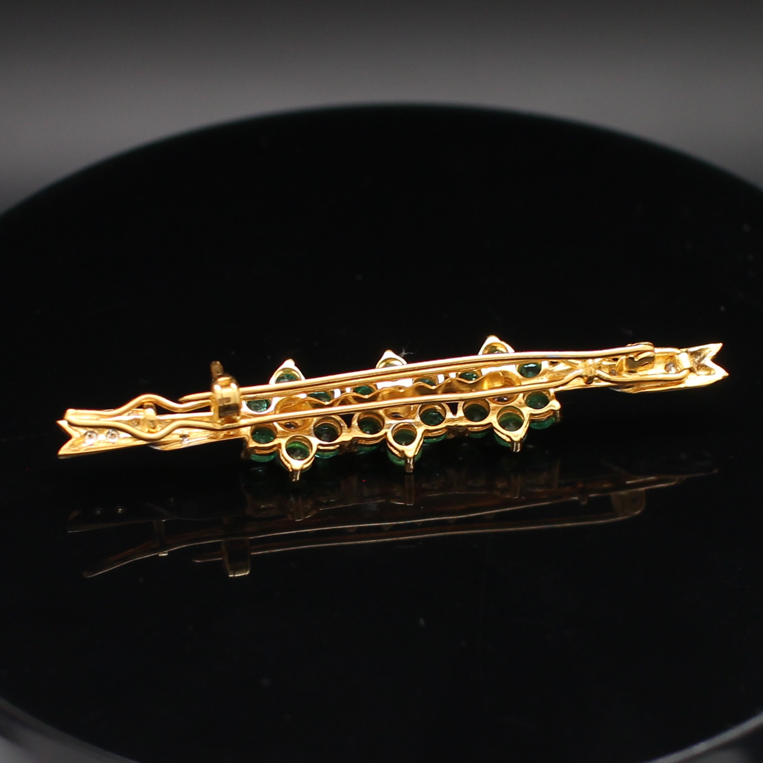 CL25020 กิ๊ฟมรกตดอกไม้ ประดับเพชรแท้ 0.40 กะรัต ทองแท้ 90% นน.รวม 7.2 กรัม เป็นเข็มกลัดได้