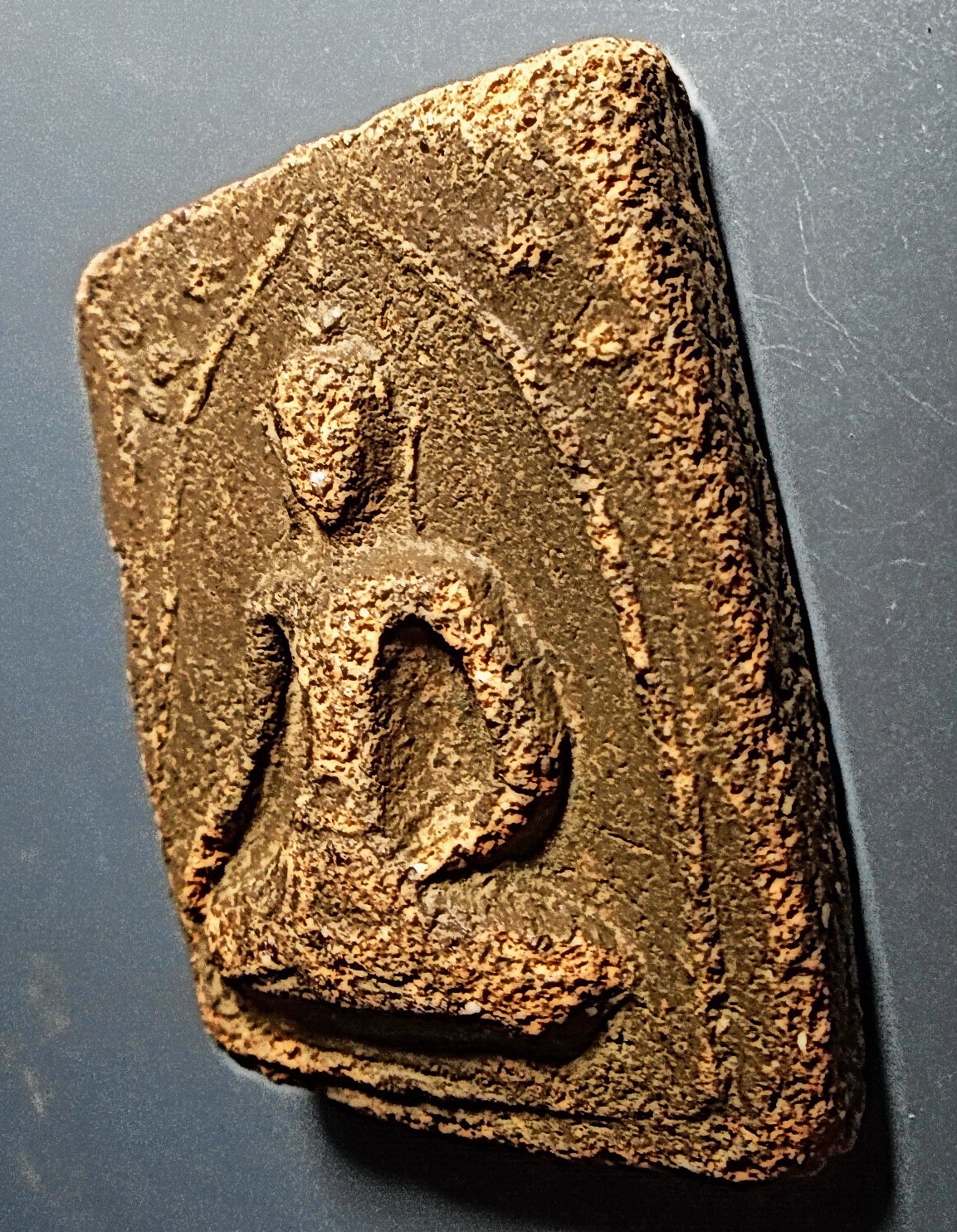 พระแผงตัด เนื้อดิน ปางมารวิชัย กรุวัดกระชาย อยุธยา