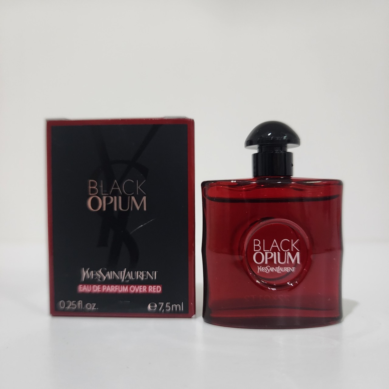 น้ำหอมจิ๋วมินิ YSL Black Opium Over Red EDP 7.5ml mimi แบบแต้มมีกล่อง ( Mini Perfume น้ำหอมขนาดพกพา) น้ำหอมจิ๋วมินิ ขวดน่ารัก ตั้งโชว์ก็สวย พกพาก็สะดวก หัวแต้มตามจุดชีพจร