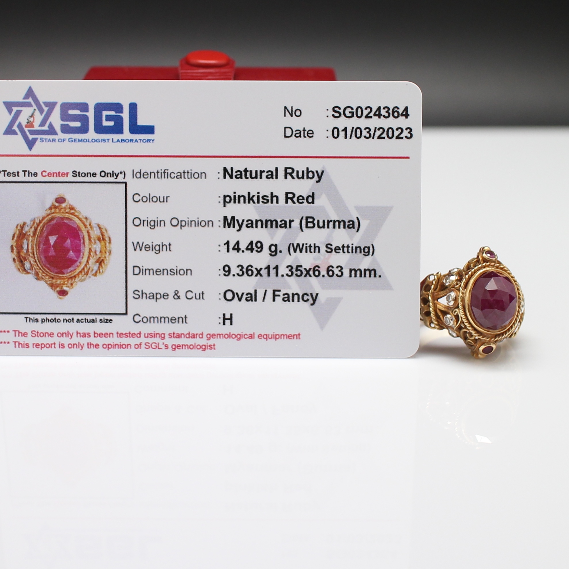 RG250116 แหวนทับทิมเจียรไน ประดับเพชรแท้ ฉลุลาย ทองแท้ 90% นน.รวม 14.5 กรัม ขนาดแหวน 54 งานรุ่นเก่า หายาก