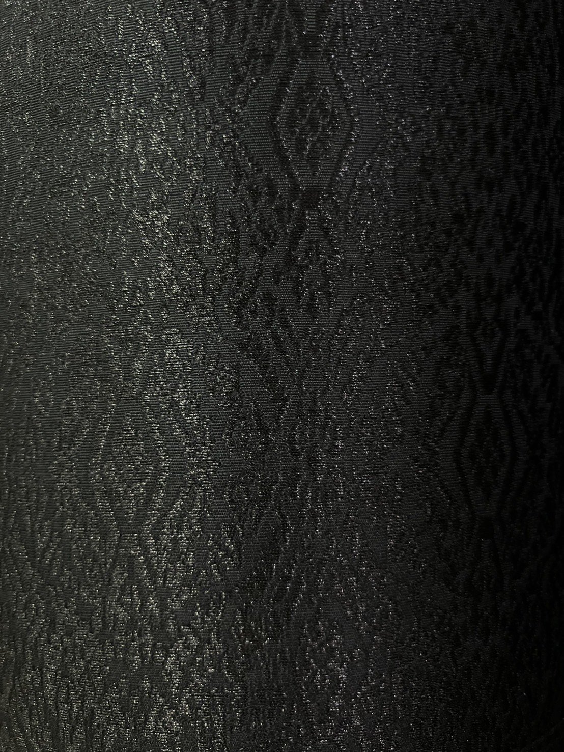 (ผ้าชุด)ผ้าไหมยกดอกลำพูน ยกดอกดิ้นดำ ขนาด 1.01x4.53เมตร ลายอินเดีย พื้นสีดำ รหัส N90-29-R0032