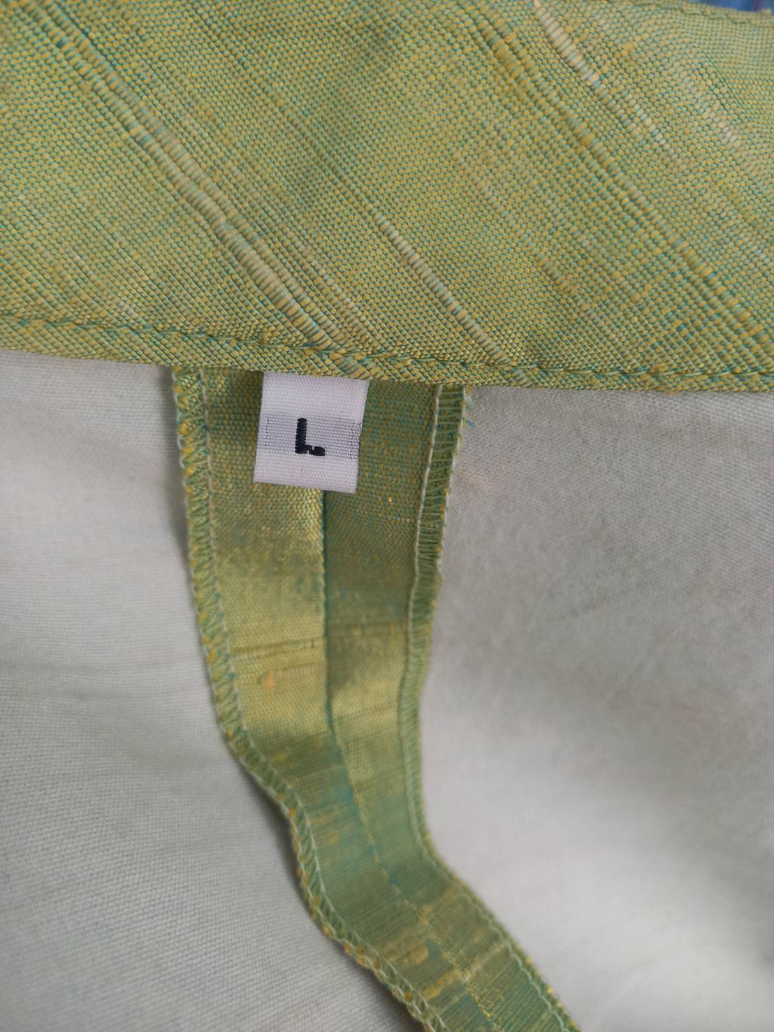 ชุดผ้าไหมตัดสำเร็จ เสื้อ+กระโปรง ไซส์L สีเขียว รหัส WR-38-0320681511