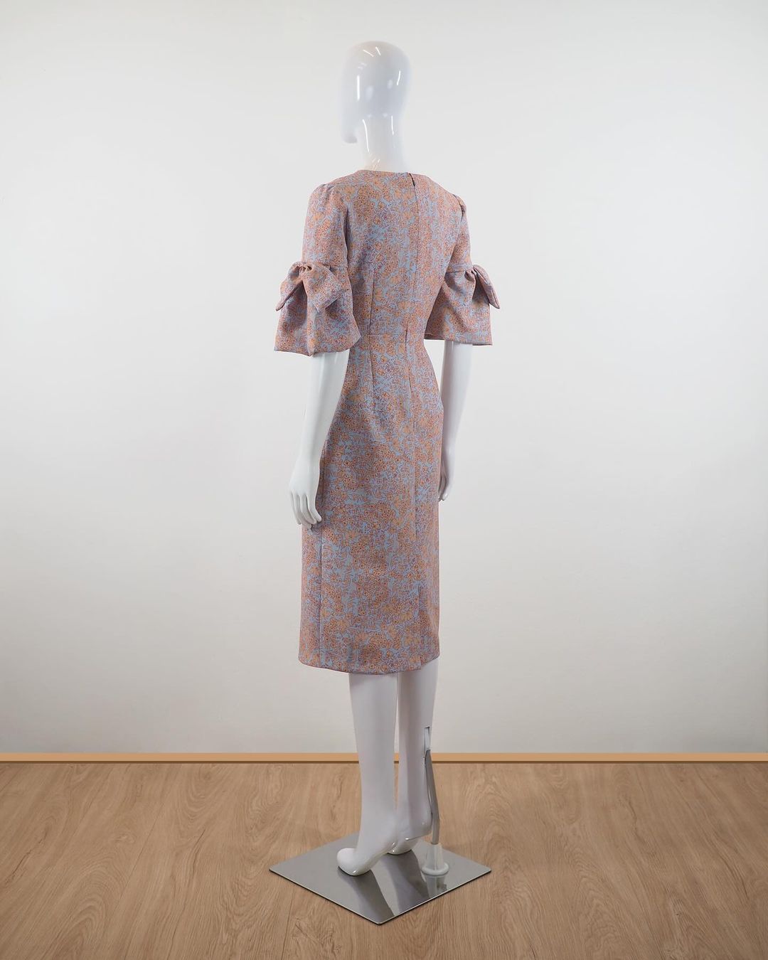 แบบตัดชุด เดรสผ้าไหม (ไม่รวมผ้า) chobmai x JHN รหัส CUT-51-0325671