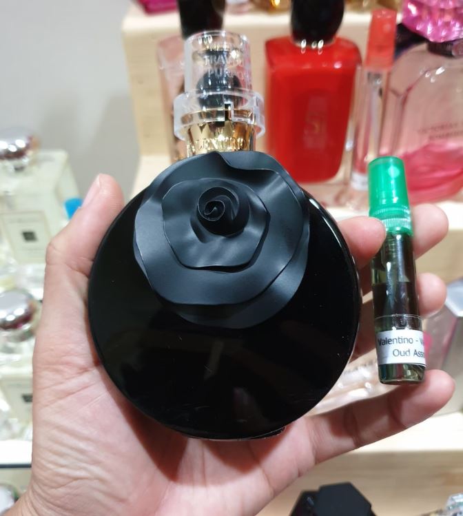 น้ำหอมแท้แบ่งขาย Valentino Valentina Oud Assoluto Eau De Parfum for women💕Travel Size #แบบทดลอง