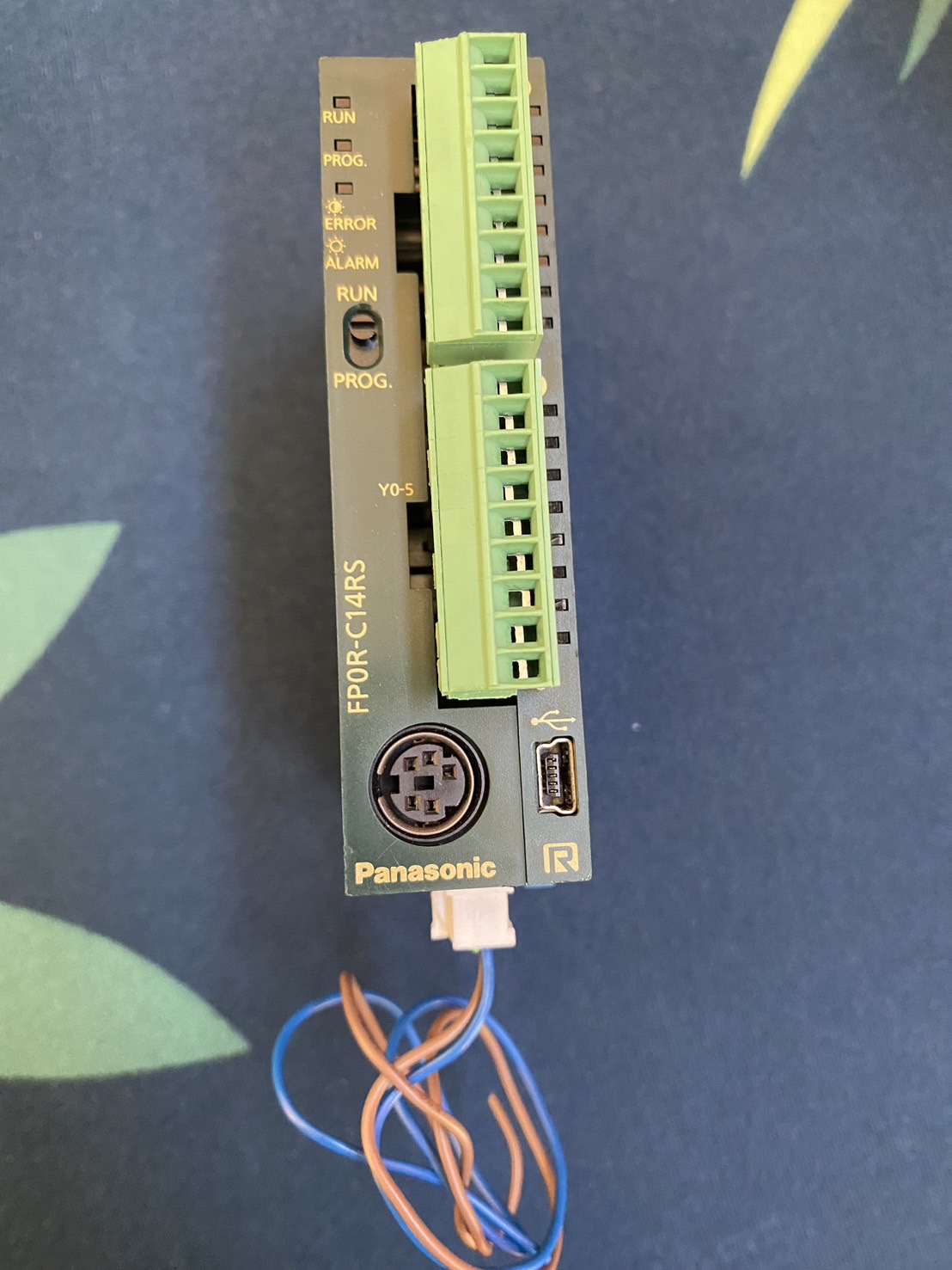 PLC PANASONIC รุ่น FP0R-14RS มือ 2