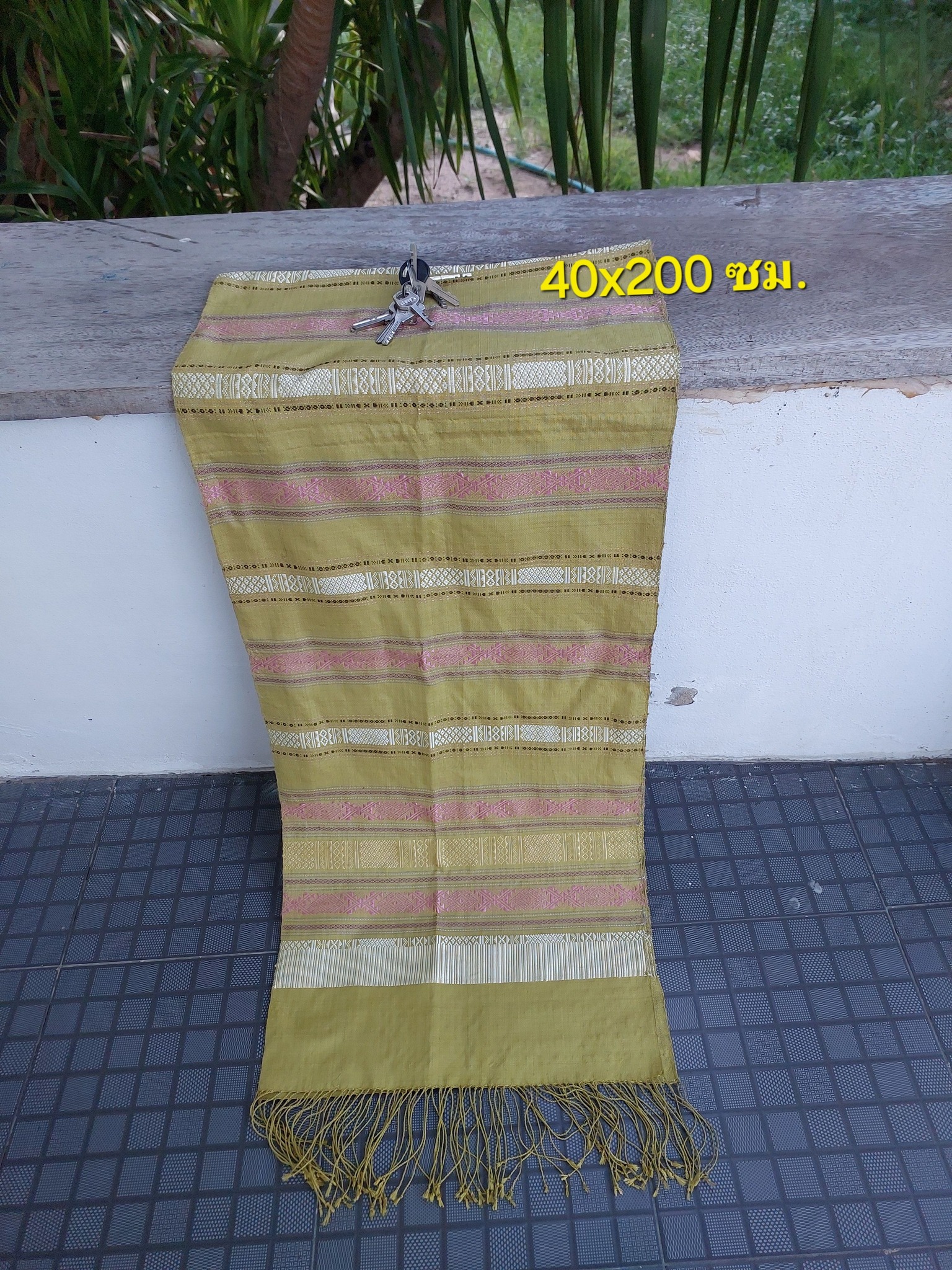 สไบไหมขิตโบราณ สีธรรมชาติ ขนาด 40x202ซม. พื้นสีเขียวอ่อน LW4A-103-0520683