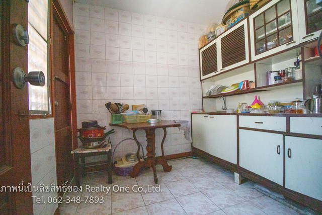 ขาย บ้าน 3 ชั้น ลาดพร้าว 87 แยก 16 เนื้อที่ 104 ตรว. หลังมุม ทำเลดี คุ้มราคา