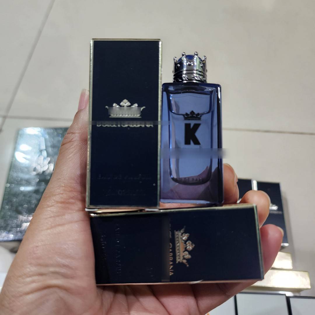 น้ำหอมจิ๋วมินิ Dolce & Gabbana K EDP 7ml แบบแต้มมีกล่อง ( Mini Perfume น้ำหอมขนาดพกพา) น้ำหอมจิ๋วมินิ ขวดน่ารัก ตั้งโชว์ก็สวย พกพาก็สะดวก หัวแต้มตามจุดชีพจร