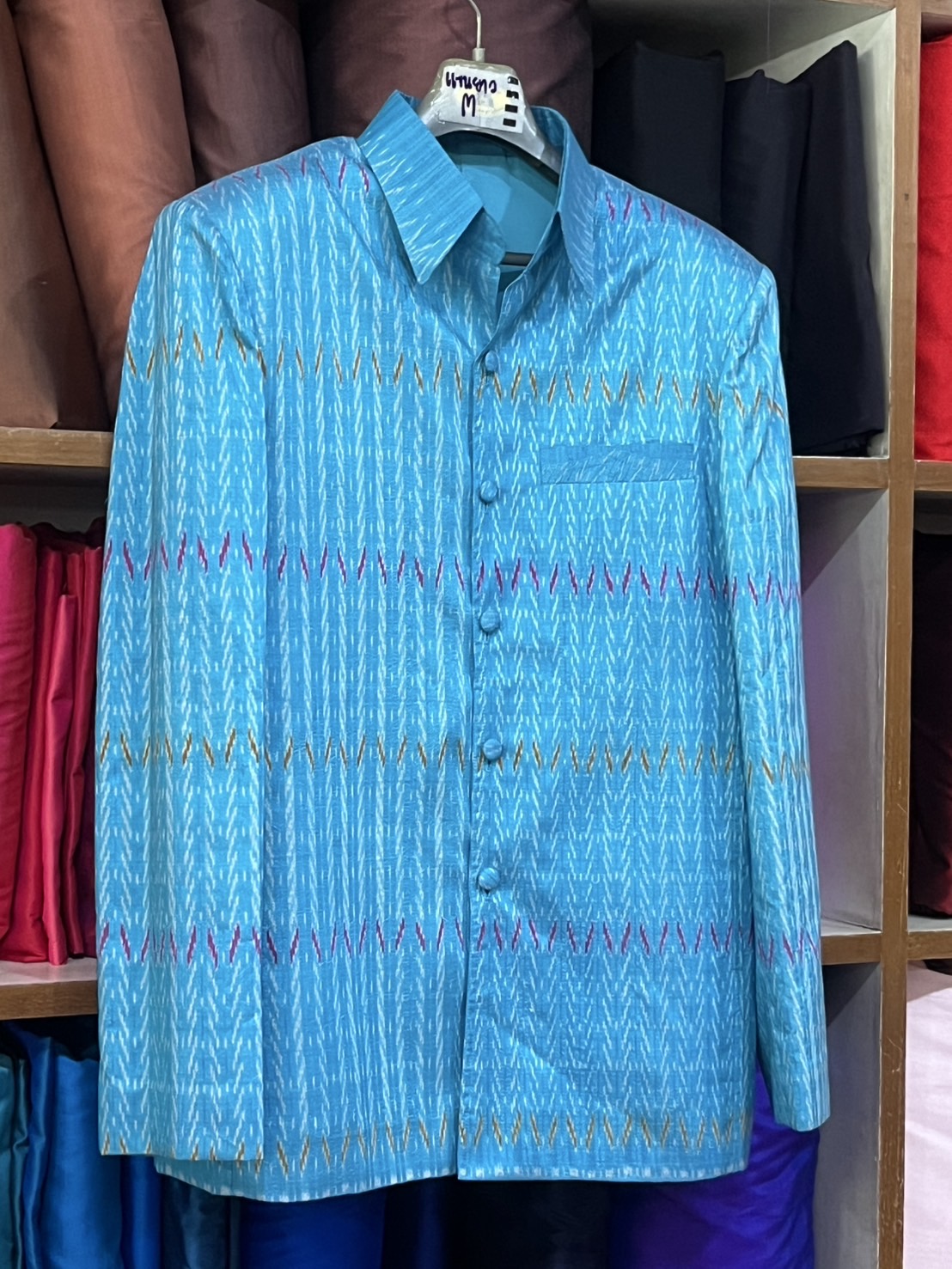 เสื้อผ้าไหม แขนยาว ลายโฮล พื้นสีฟ้า Size M รหัส DR-NY-01246872