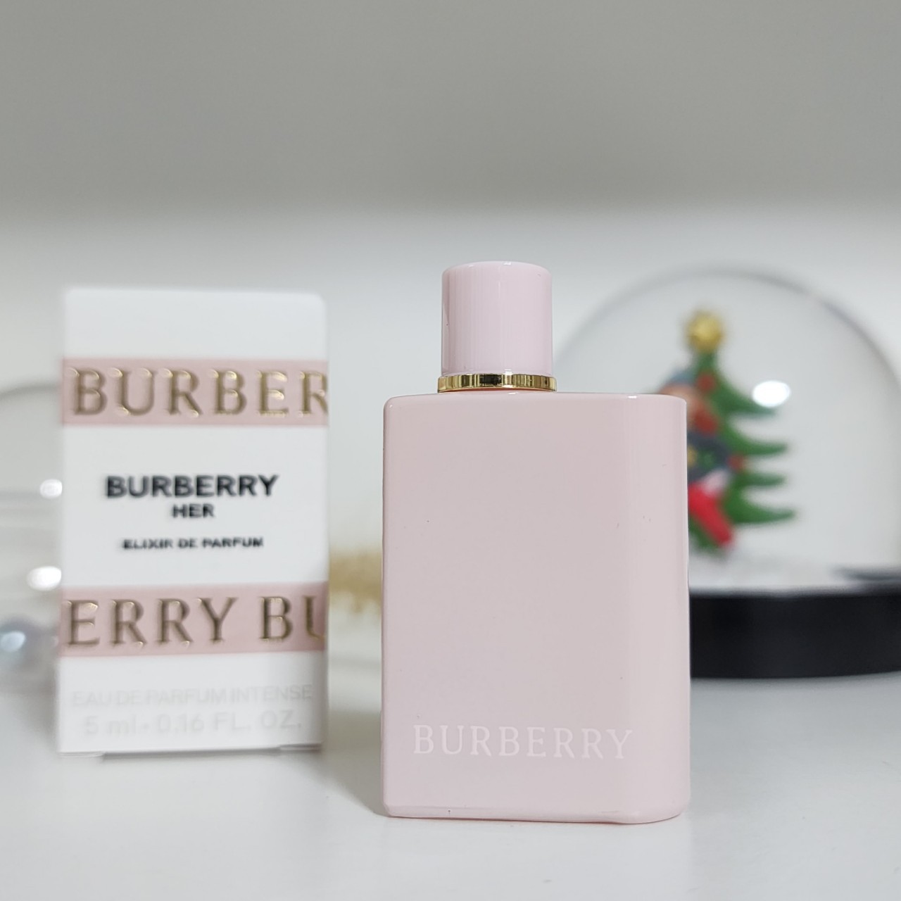 น้ำหอมจิ๋วมินิ Burberry Her Elixir EDP Intens 5mlแบบแต้มมีกล่อง ( Mini Perfume น้ำหอมขนาดพกพา) น้ำหอมจิ๋วมินิ ขวดน่ารัก ตั้งโชว์ก็สวย พกพาก็สะดวก หัวแต้มตามจุดชีพจร