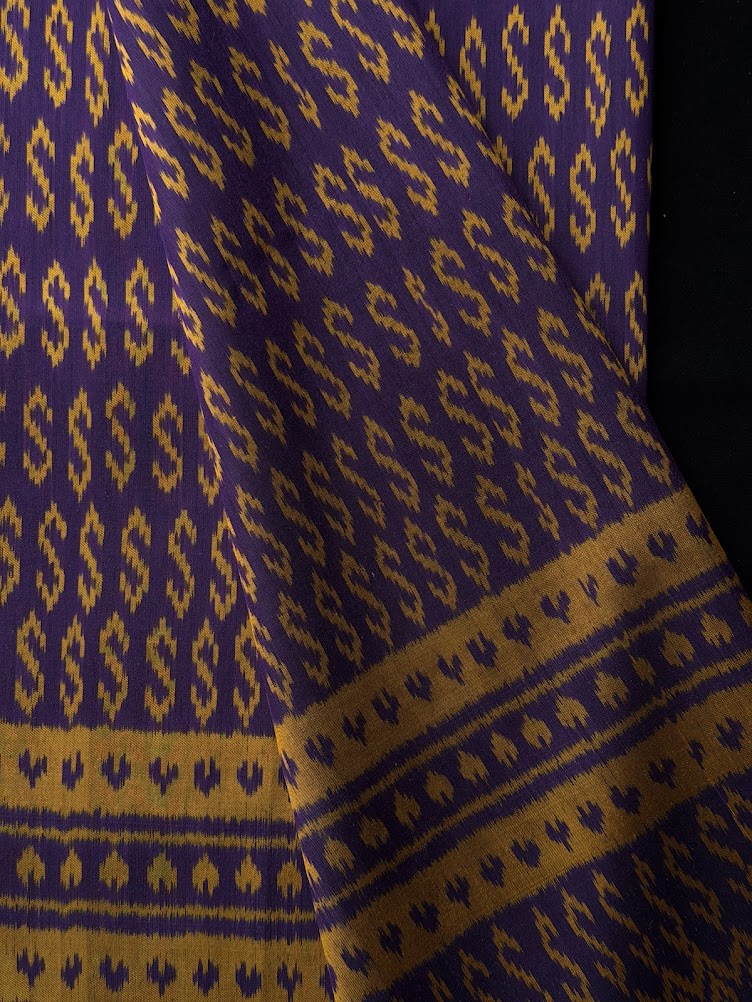 ซิ่น ผ้าไหมมัดหมี่ 3ตะกอ ขนาด 1x2 เมตร ลายขอพระราชทาน สีม่วง รหัส PCS-NY-11226818