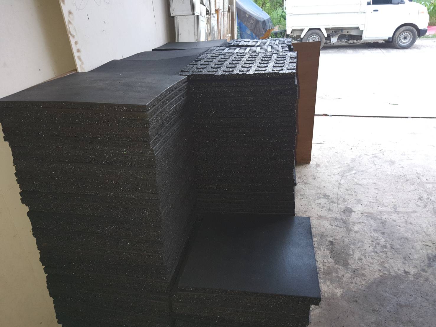 แผ่นยางปูพื้นฟิตเนส ชนิดหนาพิเศษ 4cm