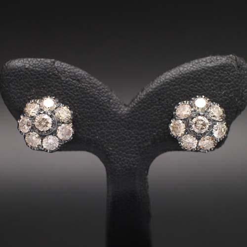 ER25069 ต่างหูเพชรกระจุก เพชรแท้ 16 เม็ด 1.80 กะรัต งานk2สี นน.รวม 4.3 กรัม เพชรไฟดี