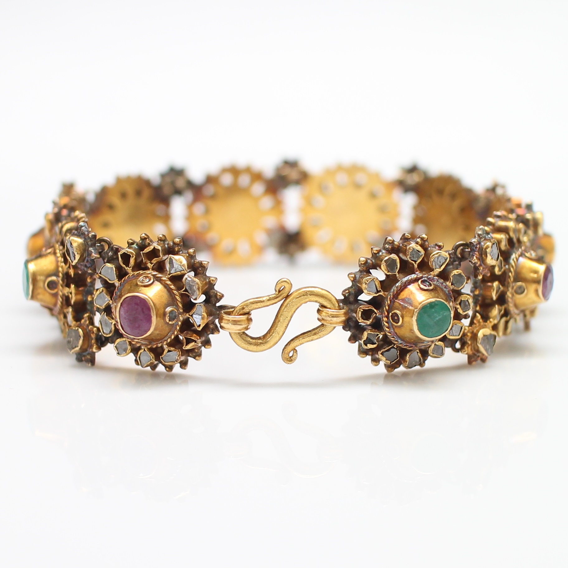 BL25104 สร้อยข้อมือพลอยสามสี ทับทิม มรกต เพชรซีก ทองแท้ 90% นน.รวม 48.9 กรัม ยาว 19 ซม.