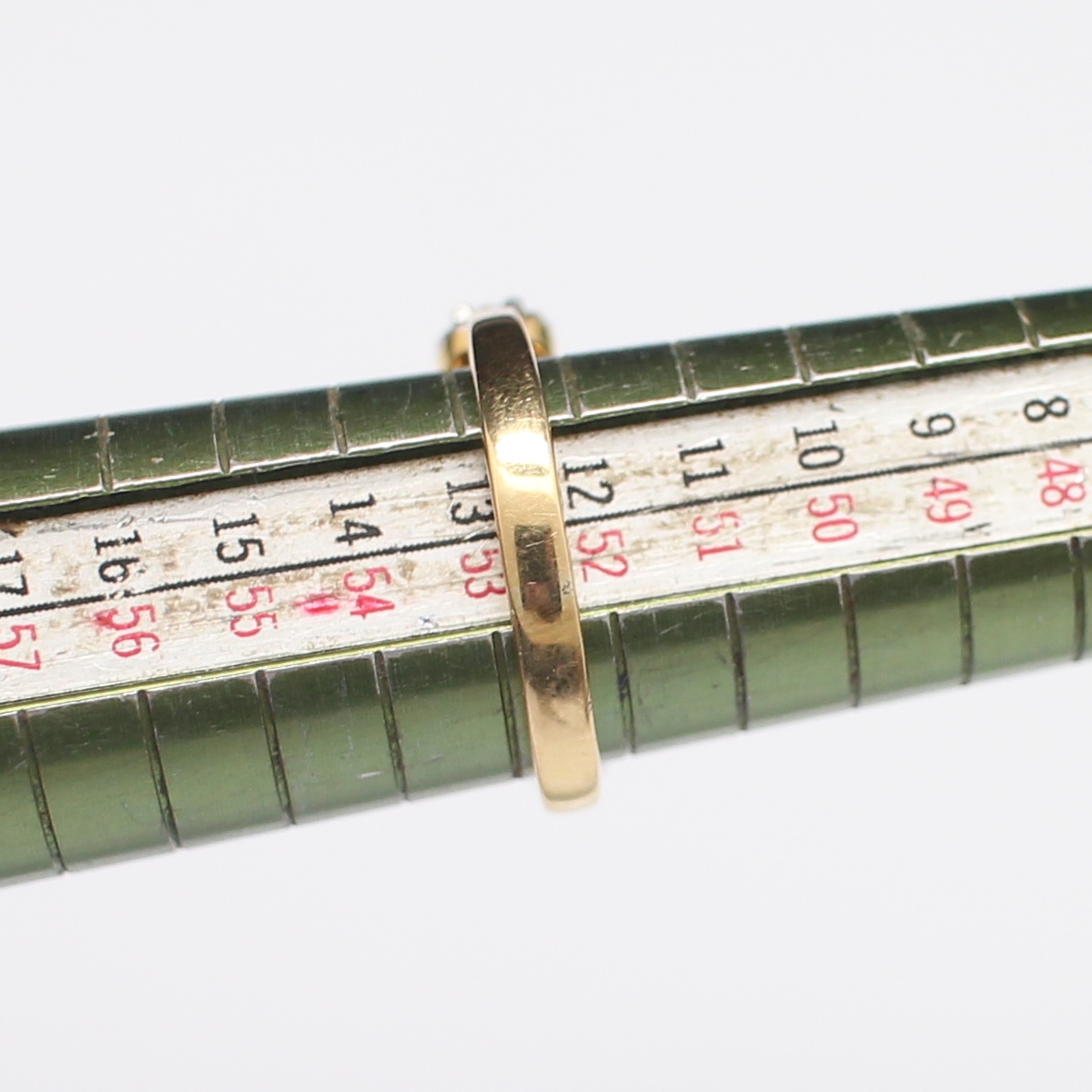 RG250098 แหวนไพลินปริ้นเซส บ่าข้างเพชรกระจุก เพชรแท้ 0.16 กะรัต ทองแท้ 18k นน.รวม 5.8 กรัม ขนาดแหวน 53 พลอยสวย