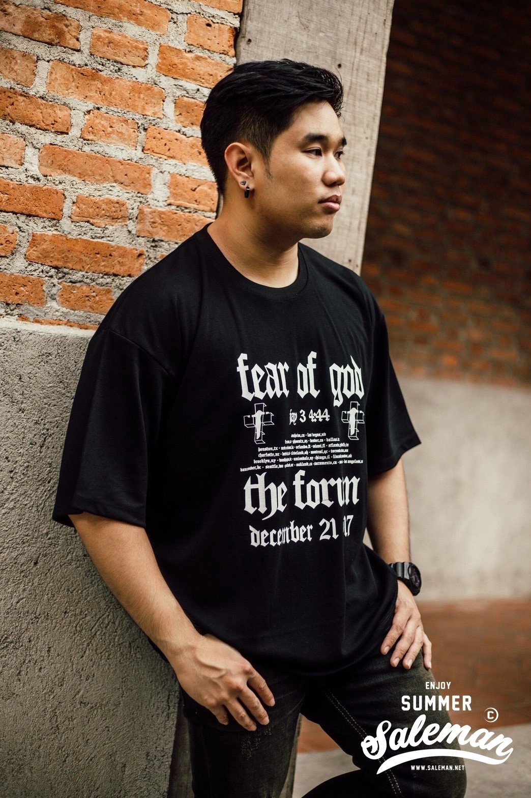 เสื้อยืด the forum สีดำ -111