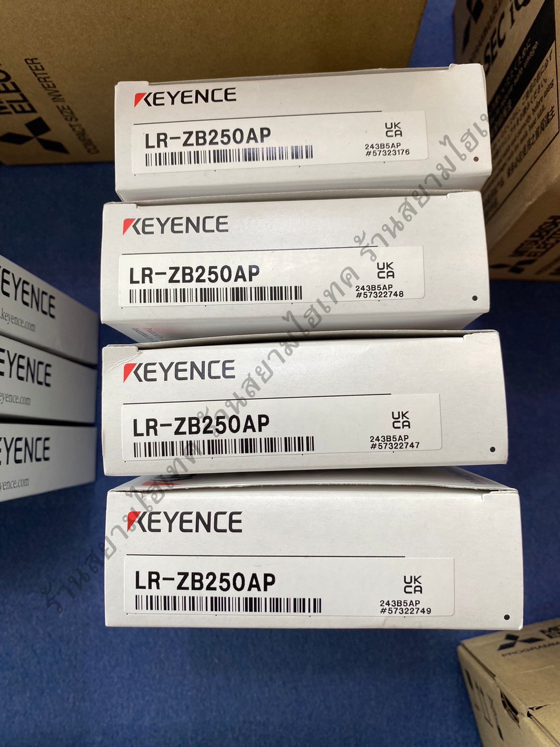 Laser Sensor ยี่ห้อ Keyence รุ่น LR-ZB250AP (New)
