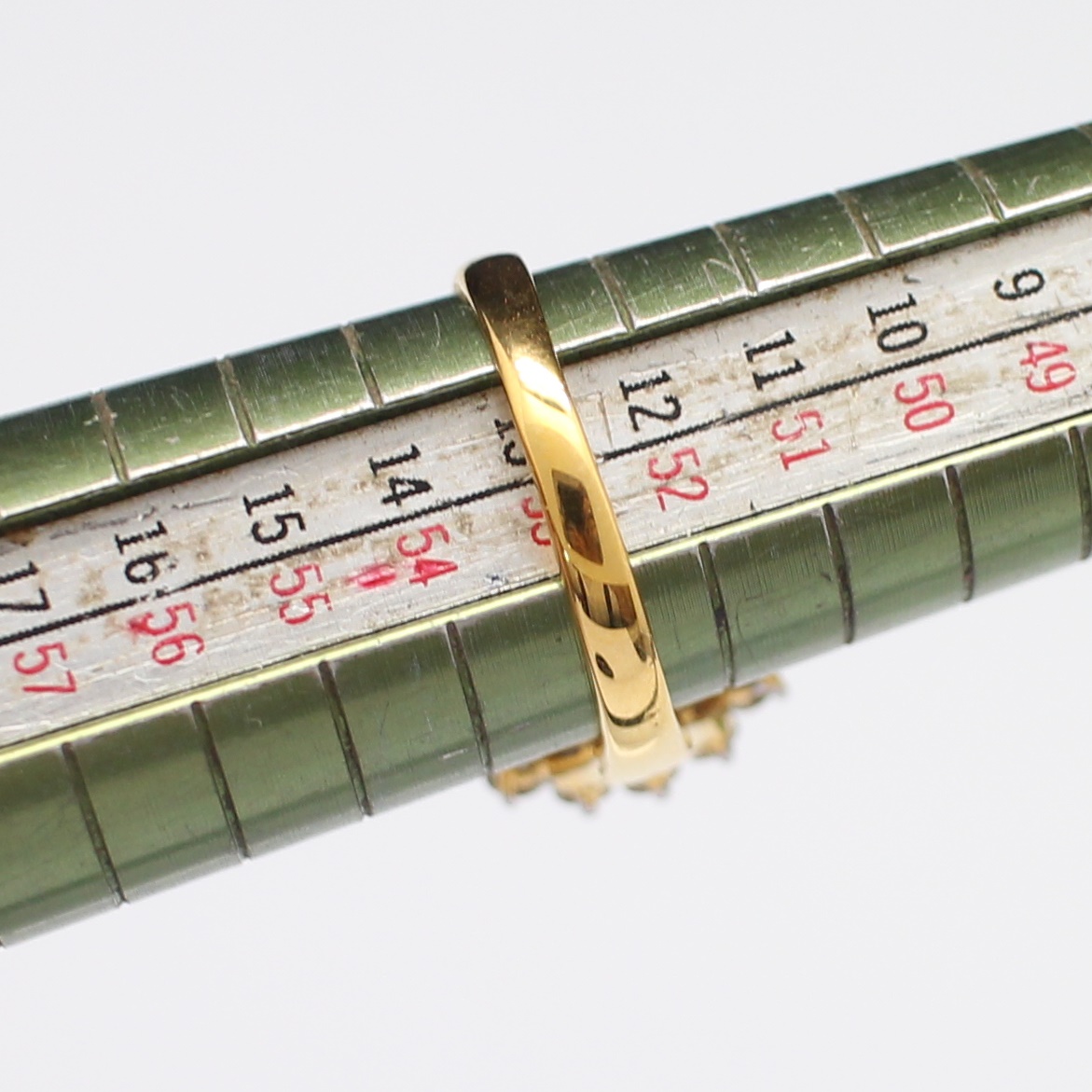 RG250124 แหวนทับทิมพม่าล้อมเพชร เพชรแท้ 12 เม็ด 0.24 กะรัต ทองแท้ 18k นน.รวม 3.2 กรัม ขนาดแหวน 53 มีใบเซอร์