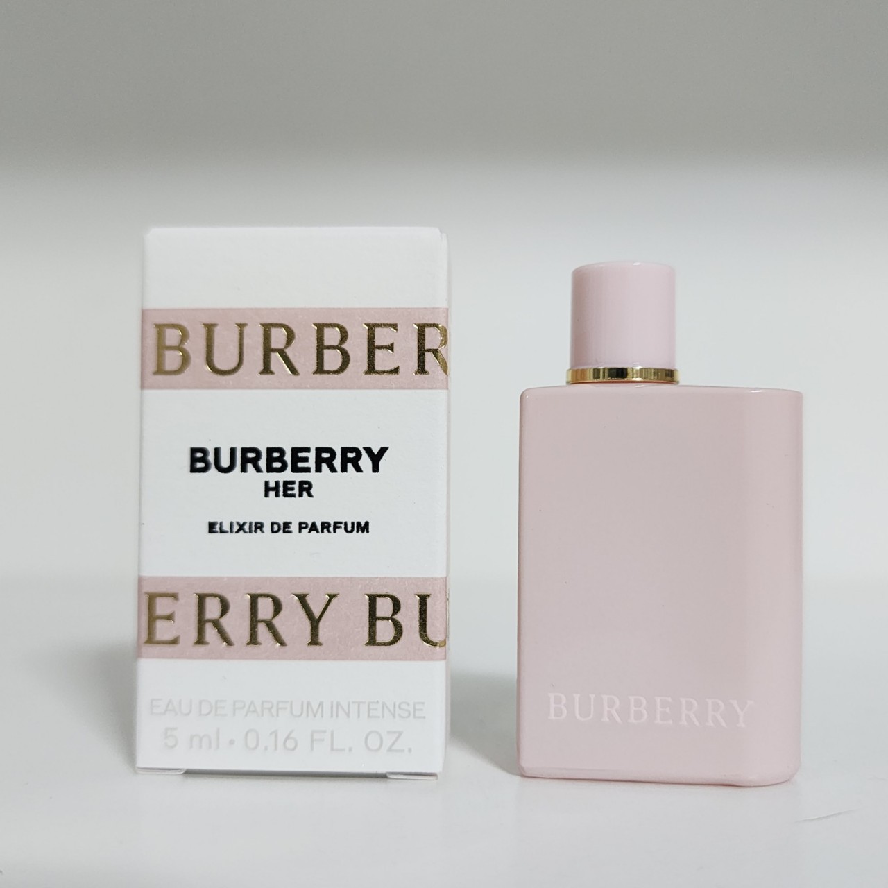 น้ำหอมจิ๋วมินิ Burberry Her Elixir EDP Intens 5mlแบบแต้มมีกล่อง ( Mini Perfume น้ำหอมขนาดพกพา) น้ำหอมจิ๋วมินิ ขวดน่ารัก ตั้งโชว์ก็สวย พกพาก็สะดวก หัวแต้มตามจุดชีพจร