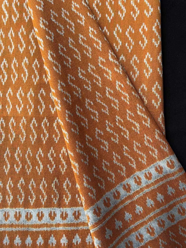 ซิ่น ผ้าไหมมัดหมี่ 3ตะกอ ขนาด 1x2 เมตร ลายขอพระราชทาน สีส้มทอง รหัส PCS-NY-11226817