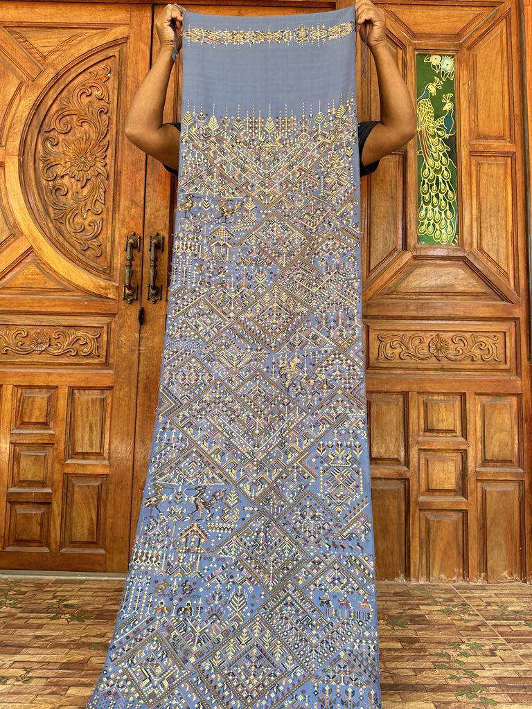 ผ้าคลุมไหล่ ไหมแพรวา ขนาด 48x 234ซม. สีฟ้าเทา รหัส Z-PT-1113683