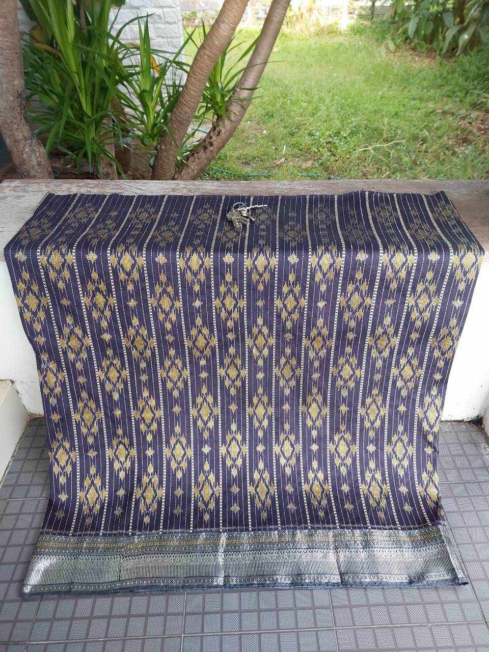 ซิ่นผ้าไหม ต่อตีนตวย(เย็บถุงแล้ว) ไหมแท้ ขนาด 113x200ซม.สีน้ำเงินกรมท่า รหัส WN-103-102768