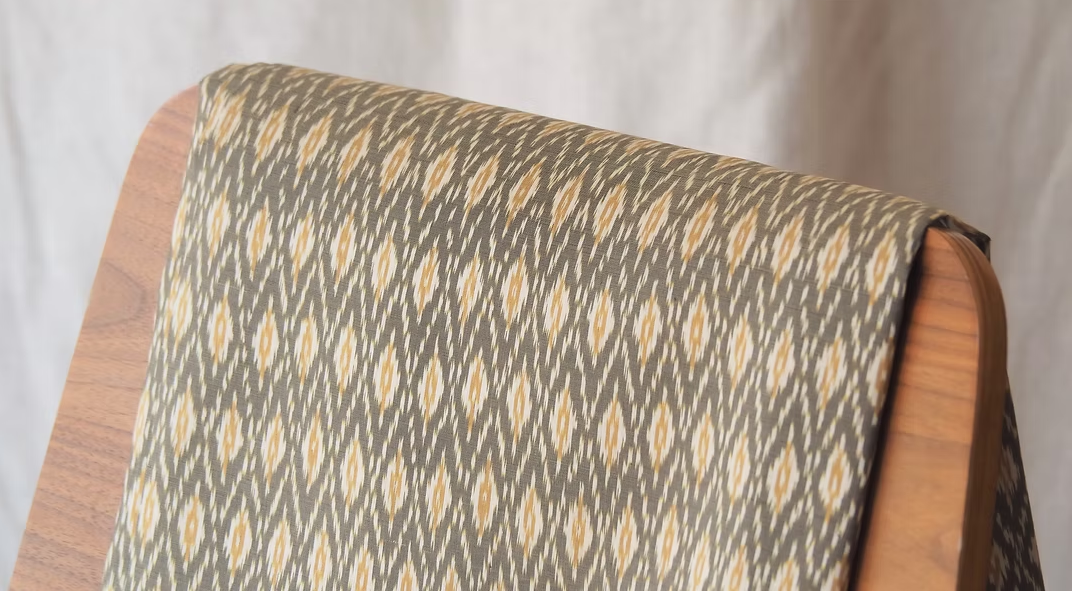 ซิ่น ผ้าไหมมัดหมี่ ไหมบ้าน ขนาด 1x2หลา พื้นสีเขียวมะกอก รหัส CISP-CT-0612683