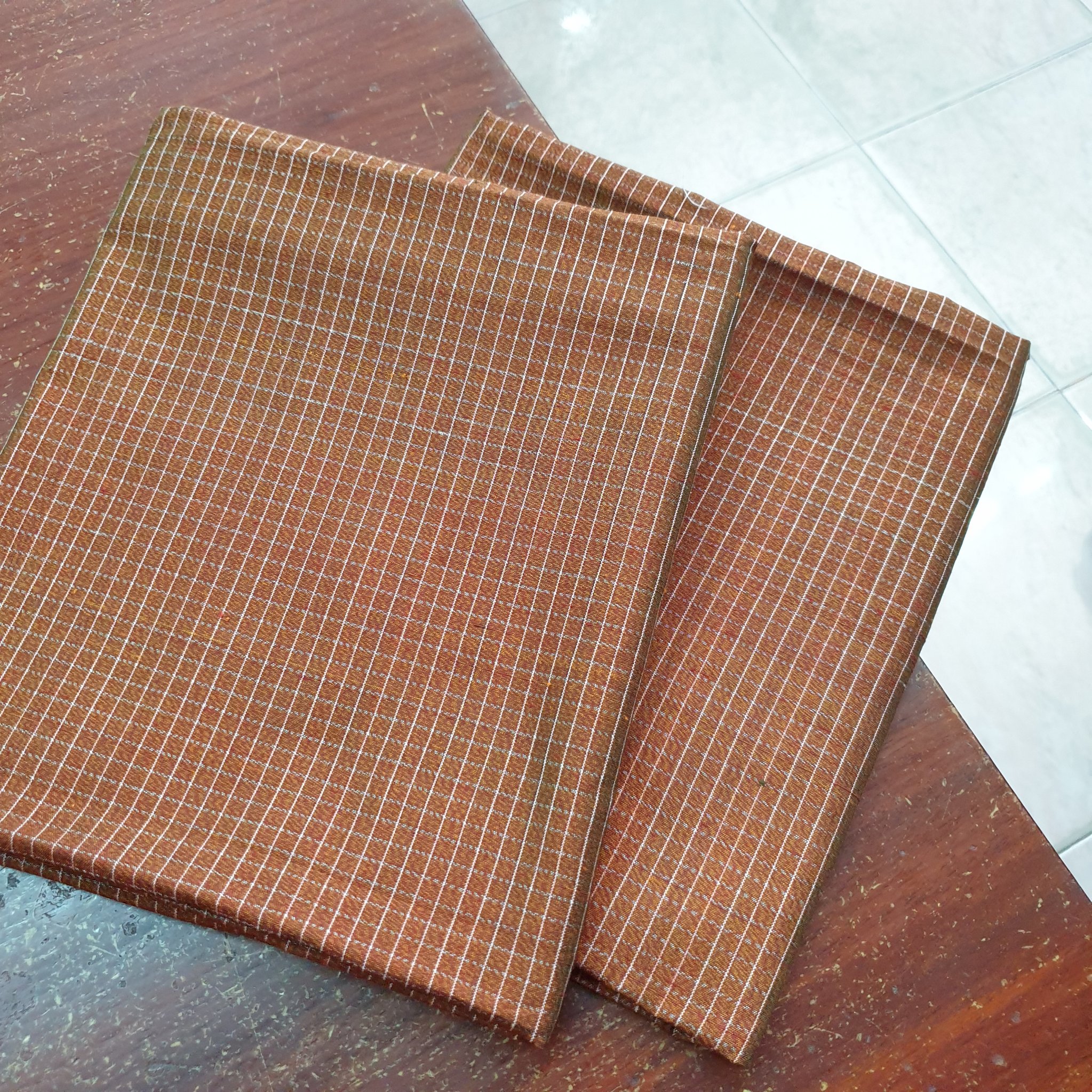 ผ้าไหมโสร่ง ผ้าโสร่ง ไหมแท้ สีน้ำตาล ไหมบ้าน ขนาด100x215cm รหัส R1B-NY0104662