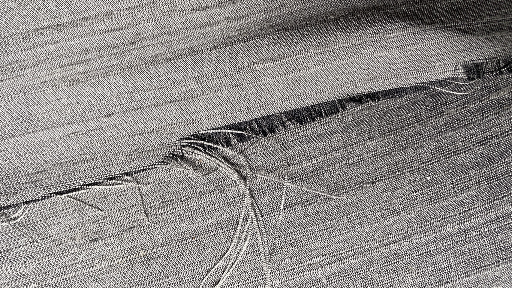 ผ้าไหมสีพื้น ไหมลืบเนื้อหยาบหนา ไหมแท้มีขี้ไหม สีเทา (ราคาต่อเมตร) รหัส D-76-P4429