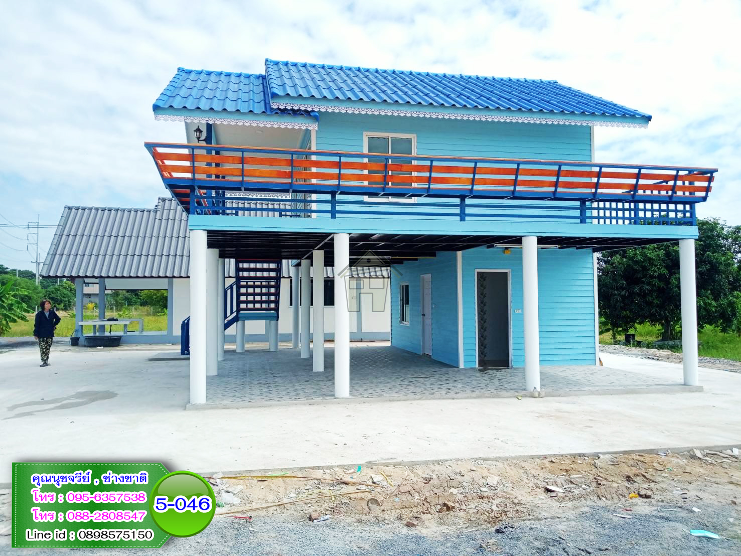 5-046 - บ้านน็อคดาวน์สองชั้นสีฟ้า - หลังใหญ่ - ทรงจั่วมุกซ้อน