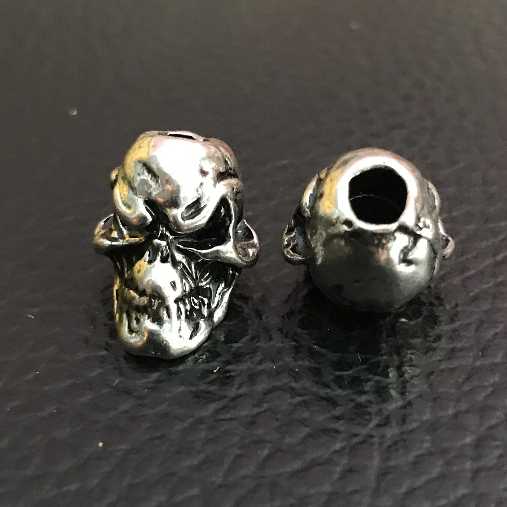 หัวกระโหลก V.2 - สำหรับร้อยสาย lanyard,paracord