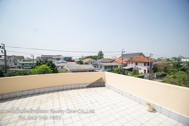 ขาย บ้าน 3 ชั้น ลาดพร้าว 87 แยก 16 เนื้อที่ 104 ตรว. หลังมุม ทำเลดี คุ้มราคา