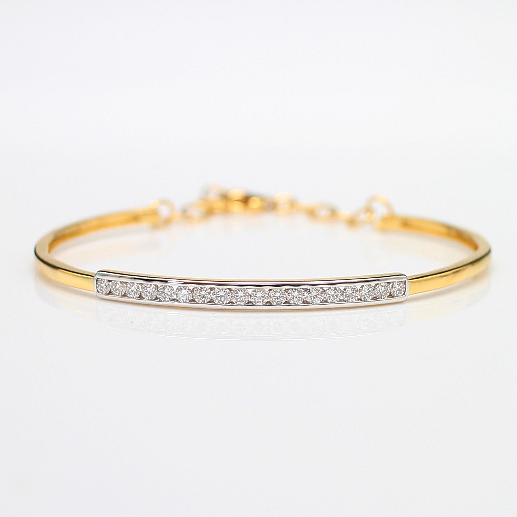 BL25076 กำไลเพชรแถว เพชรแท้ 0.72 กะรัต ทองแท้ 18k นน. 7.6 กรัม รอบข้อมือ 16-17 ซม. งานน่ารักๆใส่ติดมือได้