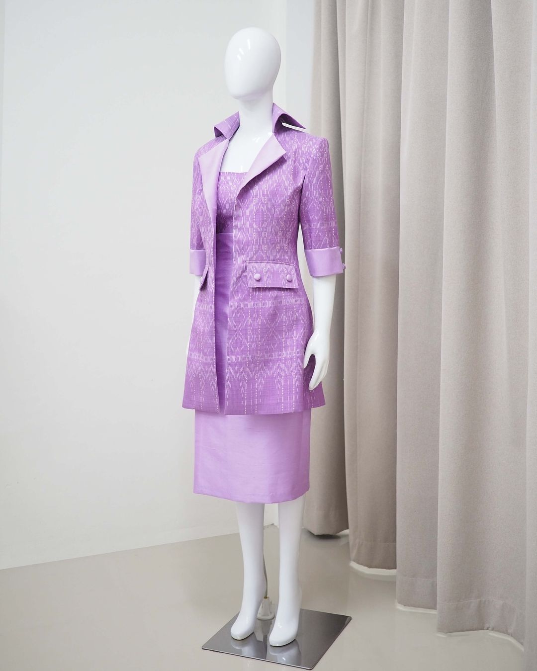 แบบตัดชุด แยกชิ้น เสื้อ+กระโปรง ผ้าไหม (ไม่รวมผ้า) chobmai x JHN รหัส CUT-51-071467