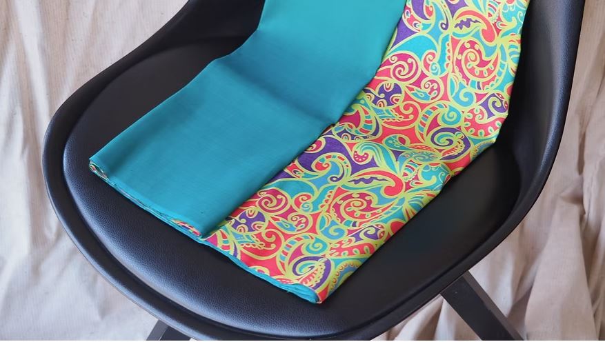 (ผ้าชุด)ไหมพิมพ์ลาย ไหมแท้ ขนาด 1x4หลา (ผ้าลาย2หลา+สีพื้น 2หลา) สีฟ้าเทอร์ควอย์ รหัส A40-CT-102012